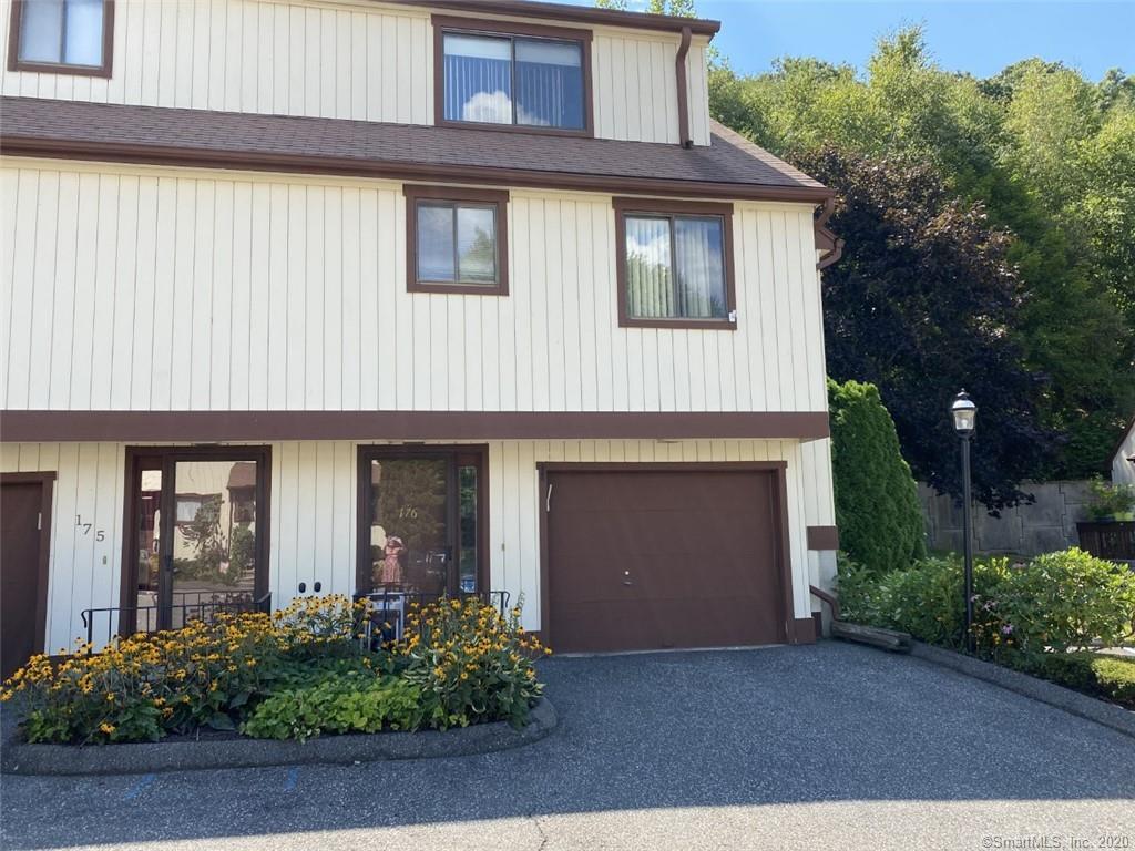 Property Photo: 176 Beacon Hill Common 176 CT 06403