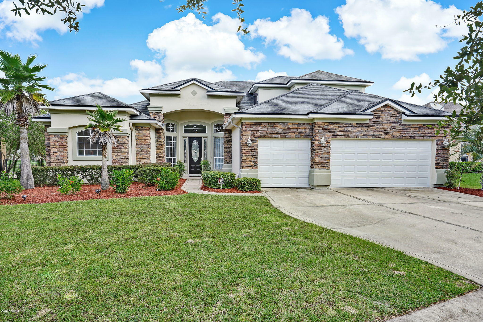 Property Photo:  6319 Green Myrtle Drive  FL 32258 