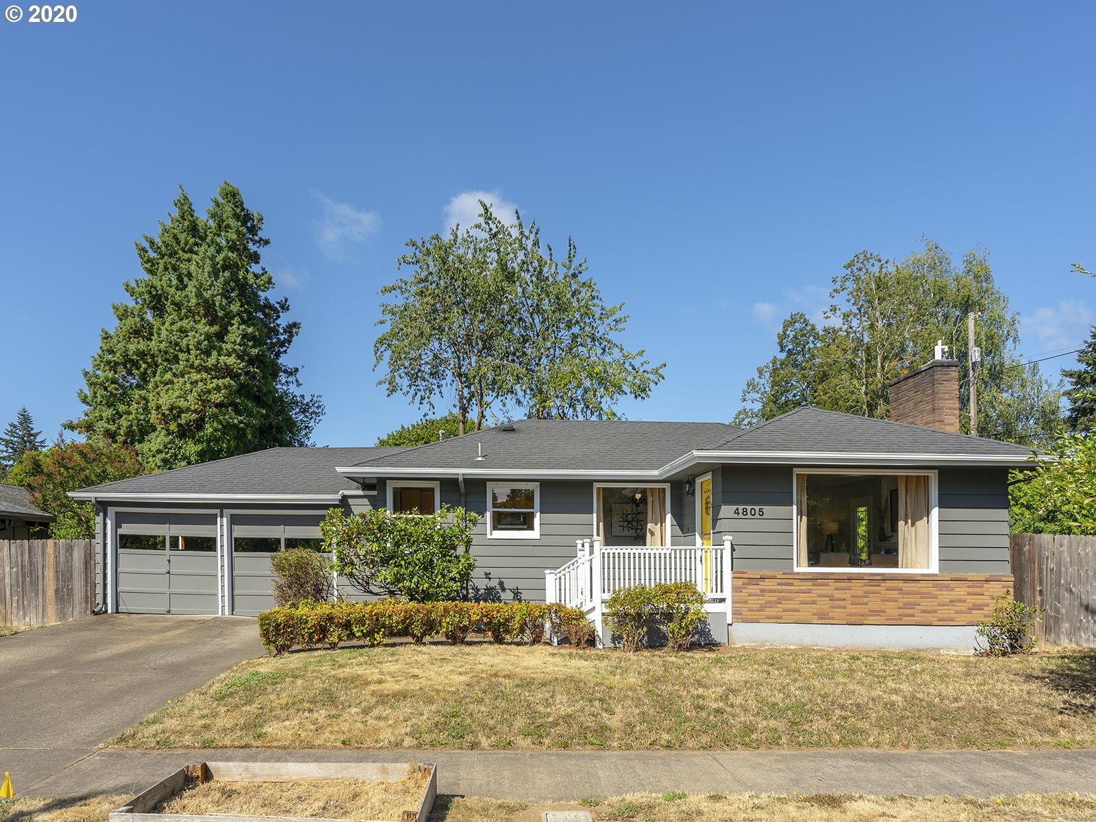 Property Photo: 4805 SE 34th Ave OR 97202