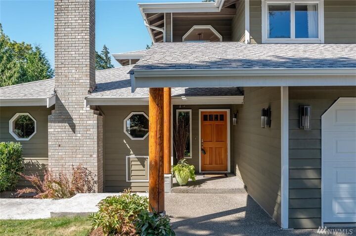 Property Photo:  2305  Vining Street  WA 98229 