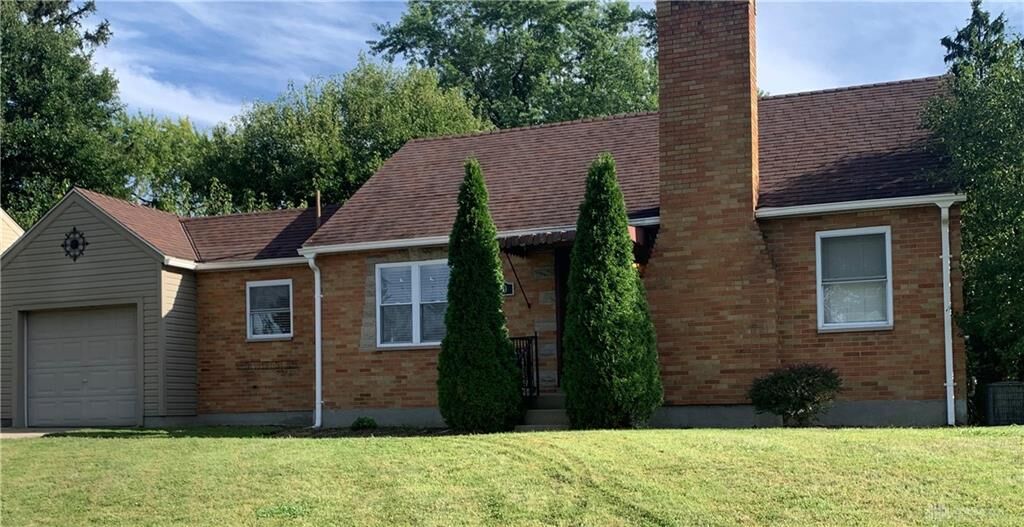 Property Photo: 100 Earnshaw Drive OH 45429