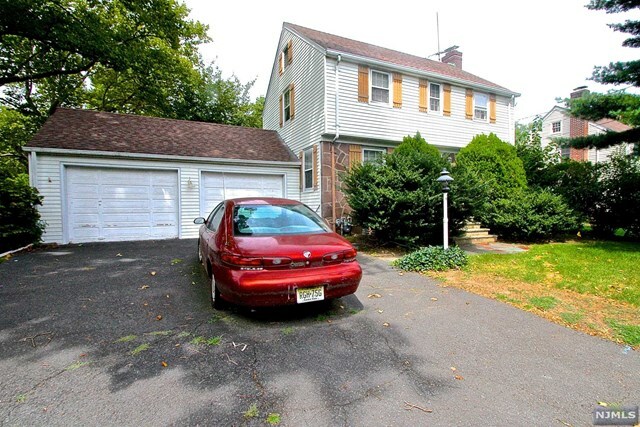 Property Photo:  2 Ramapo Terrace  NJ 07410 