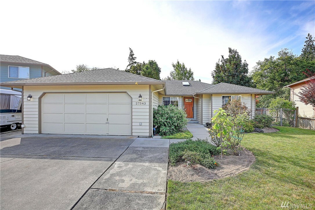 Property Photo: 27543 79th Dr NW WA 98292