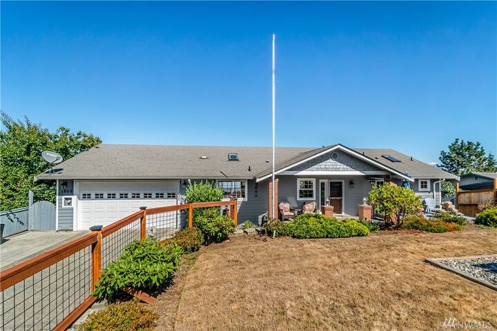 Property Photo: 1809 E Camano Drive WA 98282