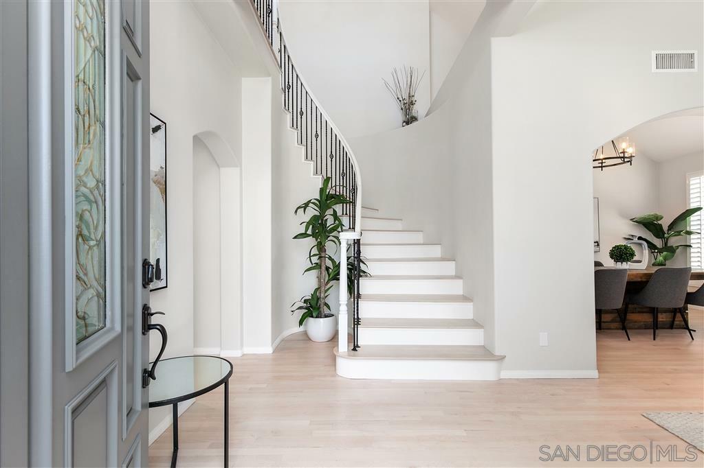 Property Photo: 994 Windflower Way CA 92106