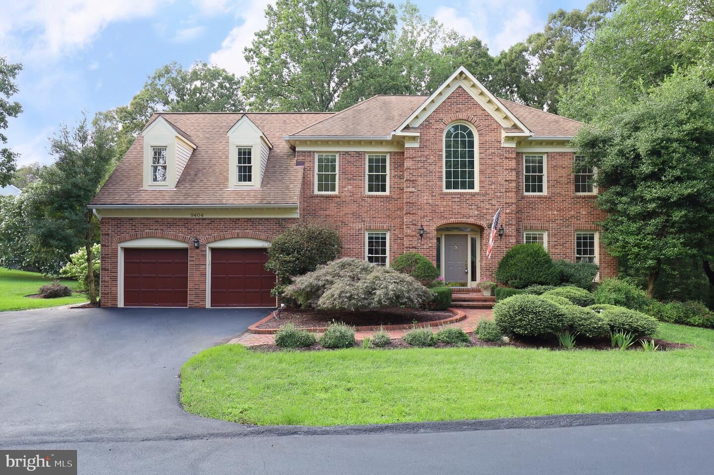 Property Photo: 9404 Meadow Crossing Way VA 22039
