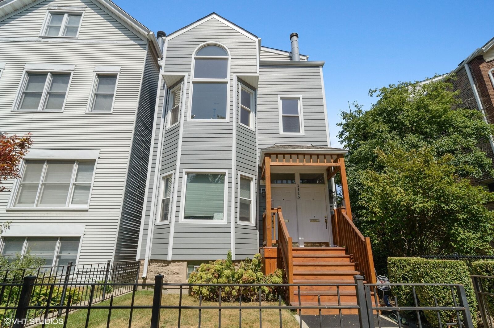 Property Photo: 1116 West George Street IL 60657