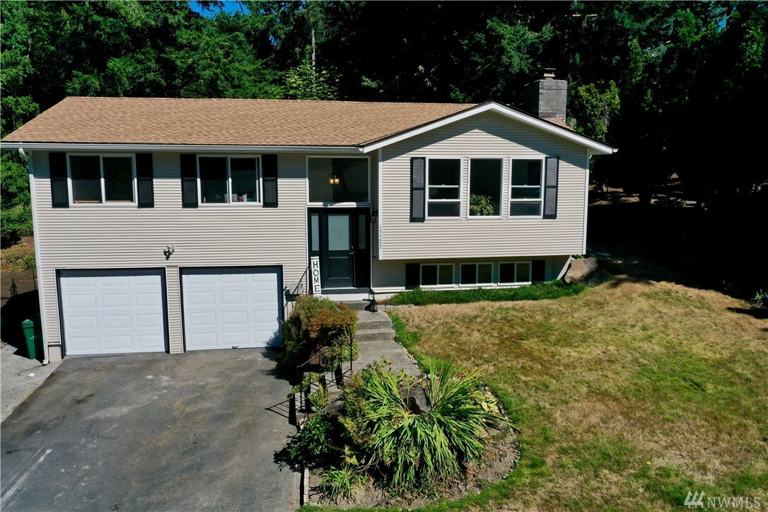 Property Photo: 13522 SE 173rd Place WA 98058