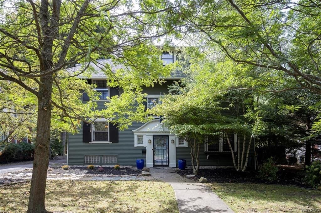 Property Photo:  118 Woodbridge Avenue  NY 14214 