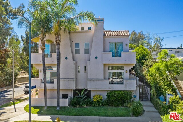 Property Photo:  4201 Radford Ave 4  CA 91604 