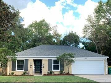 Property Photo:  2417 Roberts Drive  FL 32578 