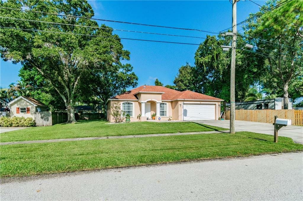 Property Photo:  12400 Tree Street  FL 33773 