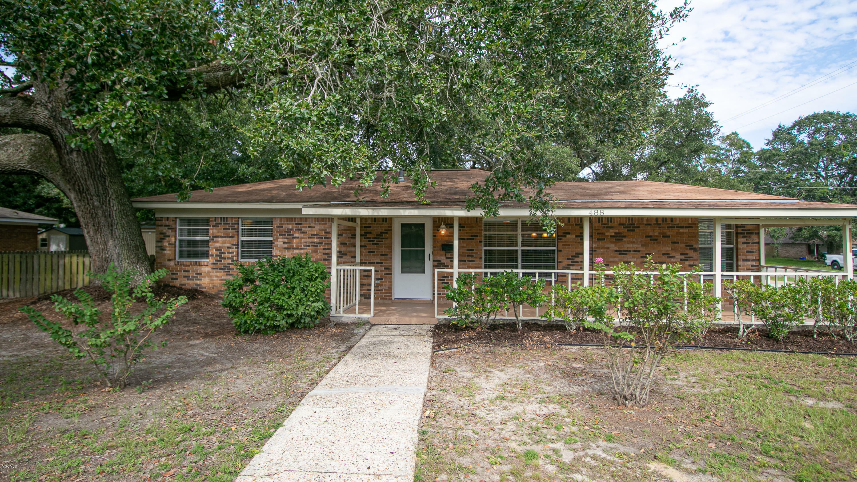 Property Photo:  488 Weaver Avenue  MS 39507 