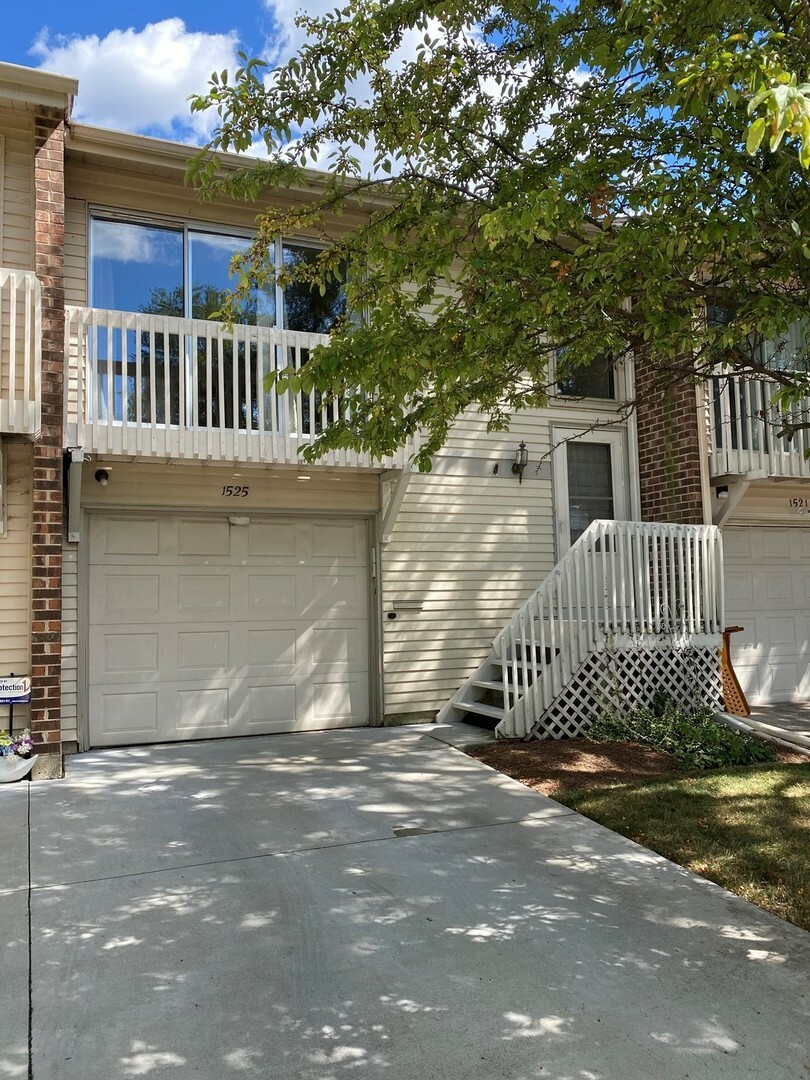 Property Photo:  1525 Elder Drive  IL 60506 