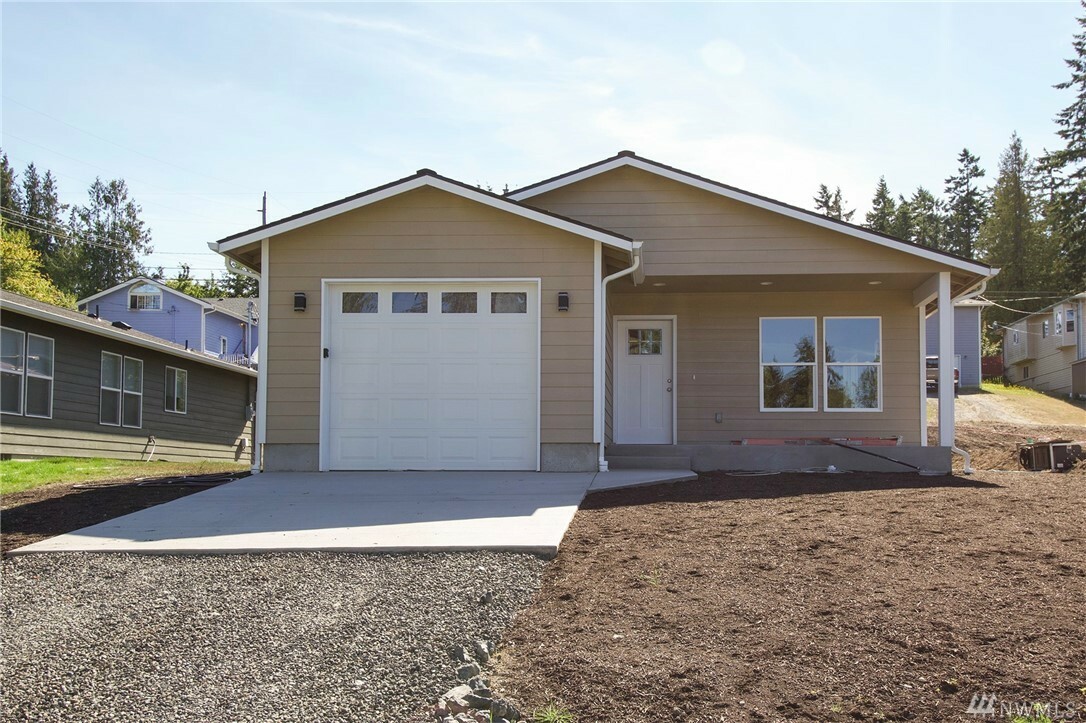 Property Photo:  1610 W 11th St  WA 98363 