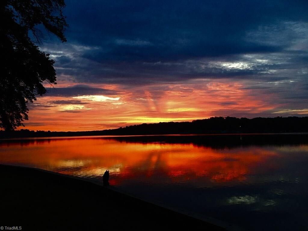 Property Photo: 1091 Avenue K NC 27292