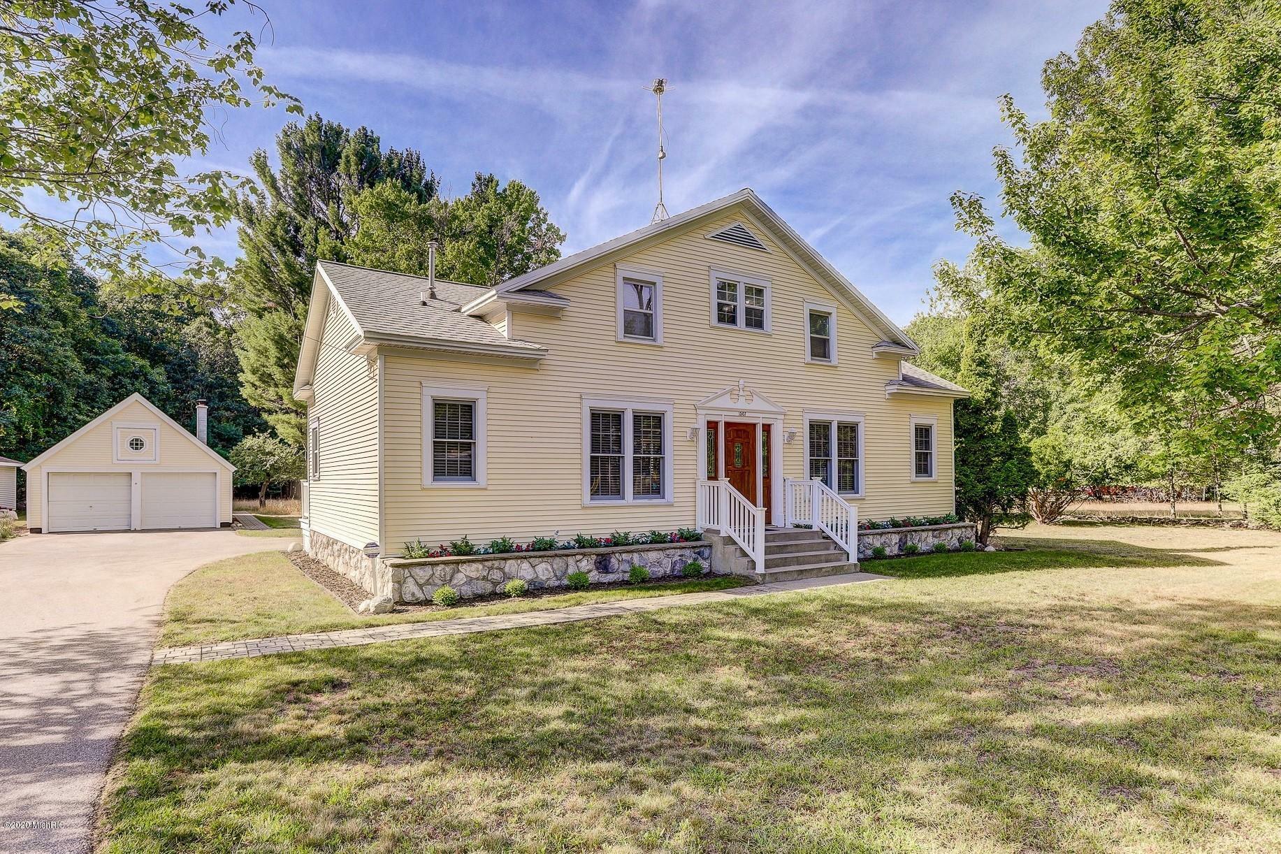 Property Photo:  1507 Seminole Road  MI 49441 