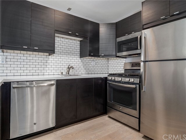 Property Photo:  1600 Ardmore Avenue 132  CA 90254 