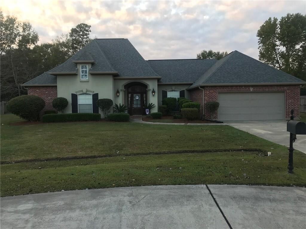 Property Photo: 105 Ploue Court LA 70448