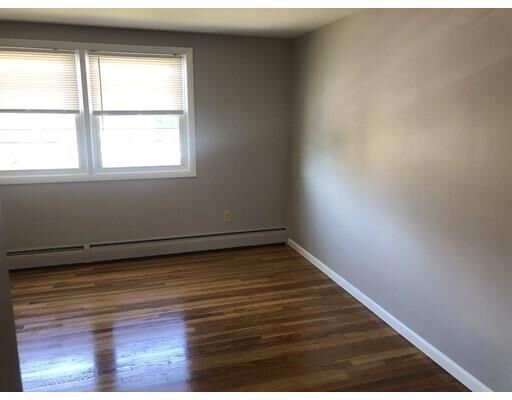 Property Photo: 77 Perry Ave 2L MA 01610