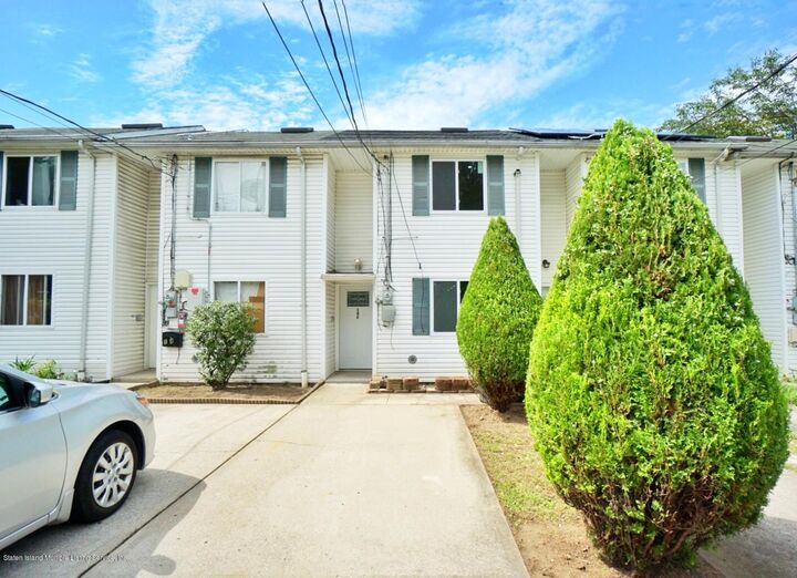 142 N Burgher Avenue  Staten Island NY 10310 photo