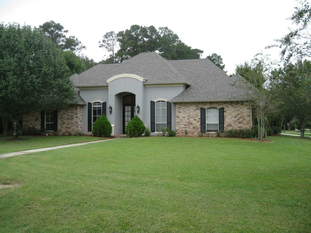 Property Photo:  11 Pin Oak Circle  LA 70433 