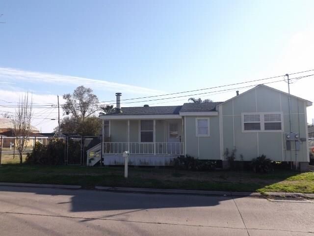Property Photo: 604 W Genie Street LA 70043