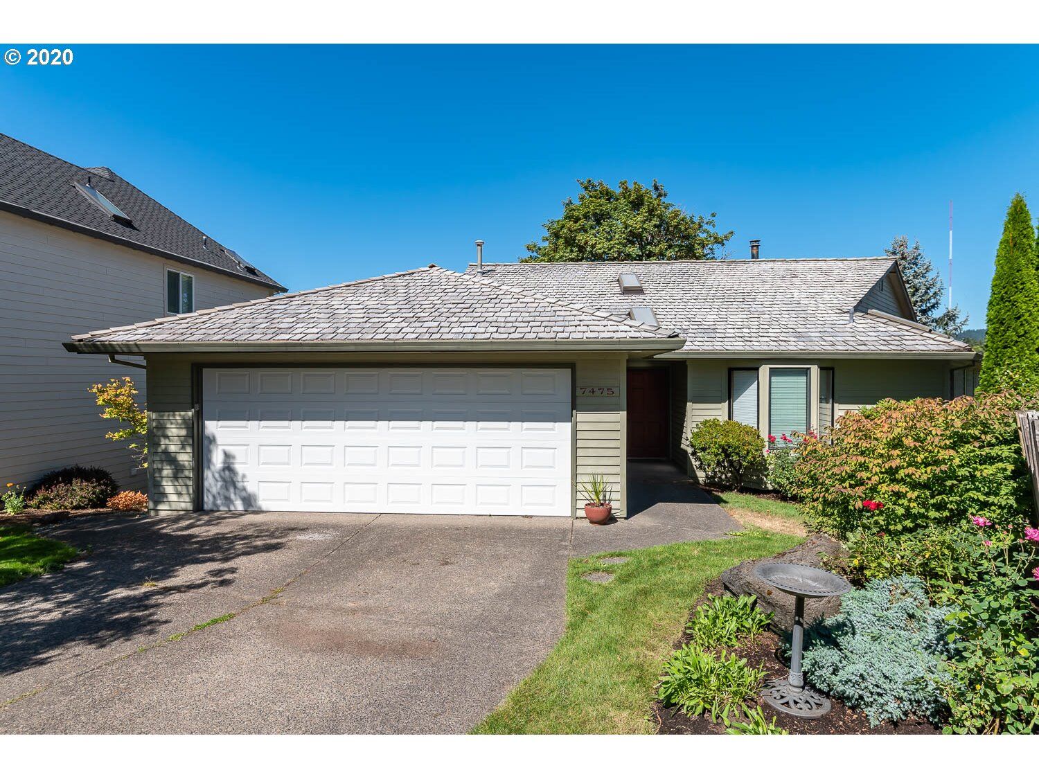 Property Photo: 7475 SW Saint John Pl OR 97223