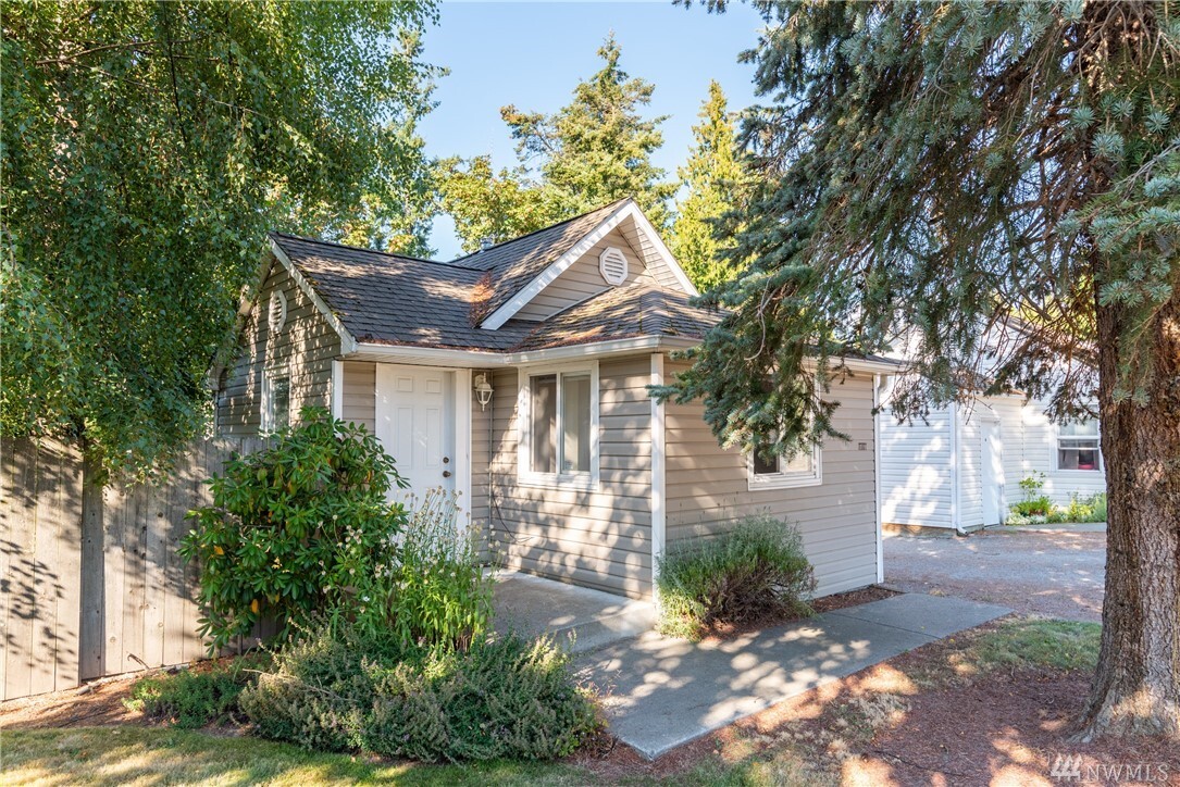 1215 E Fir Street  Mount Vernon WA 98273 photo