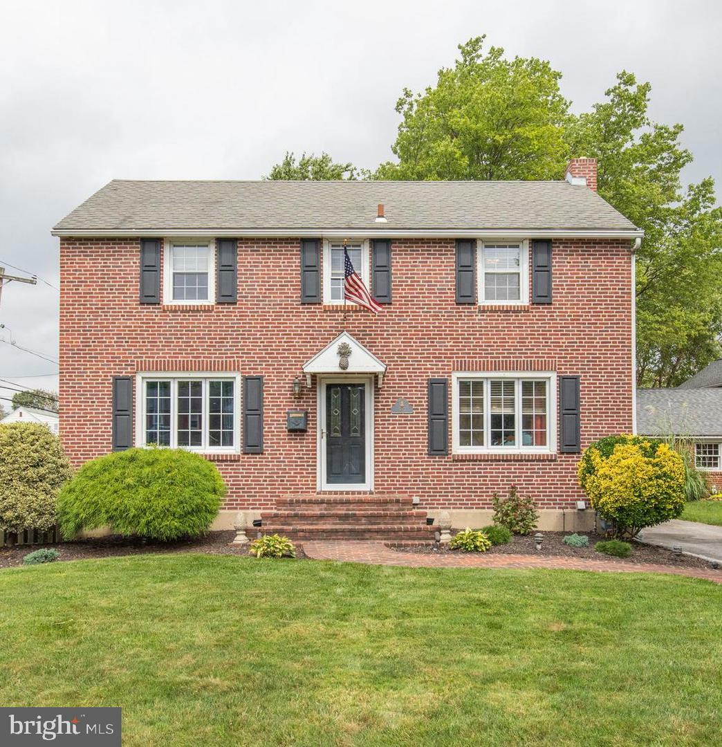 Property Photo:  537 Hawarden Road  PA 19064 