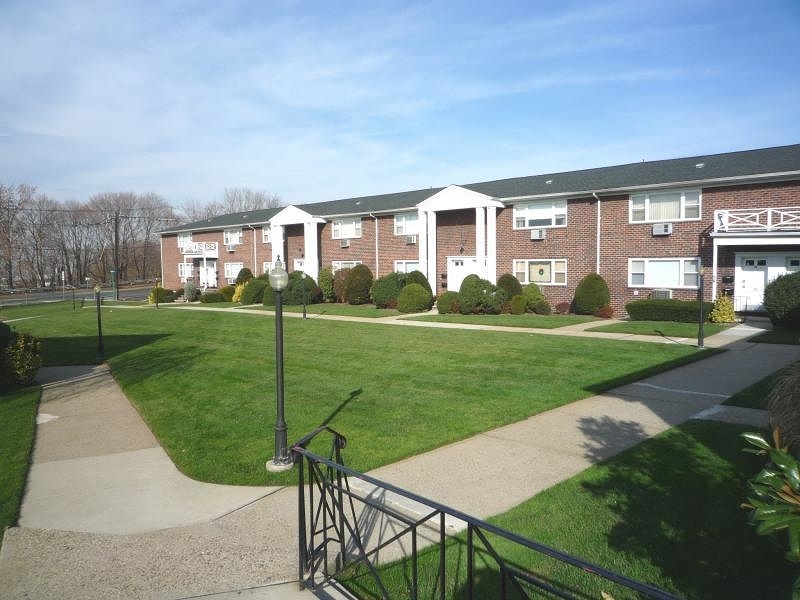 Property Photo:  100 Bergen Blvd B1 Apt 15  NJ 07022 