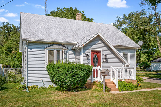 Property Photo: 119 W 2nd Street IL 60135