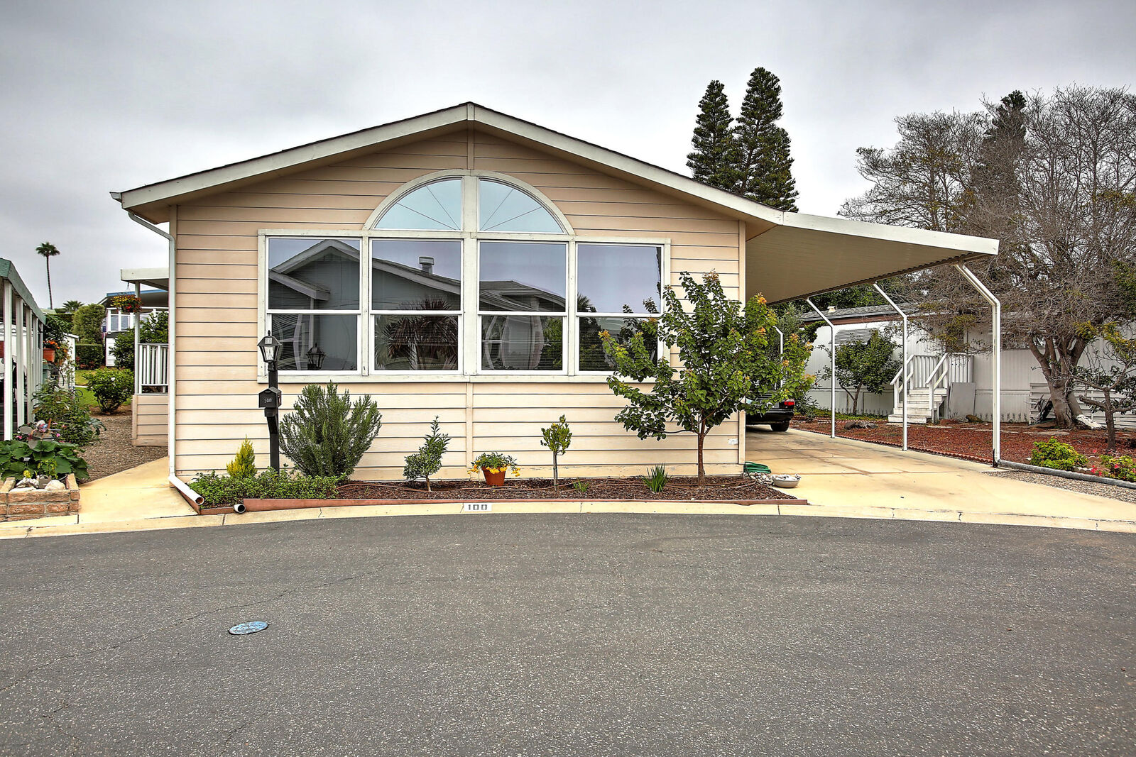 Property Photo:  6180 Via Real 100  CA 93013 