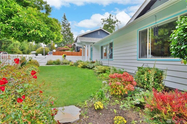 Property Photo: 210 Pine Street WA 98020