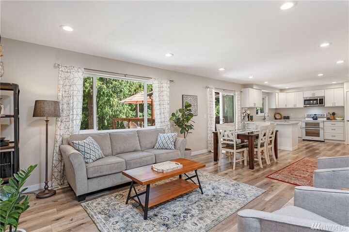 Property Photo: 13806 166th Avenue SE WA 98576