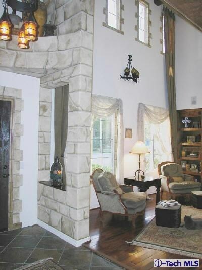 Property Photo: 3762 Sunset Ridge Road CA 91001