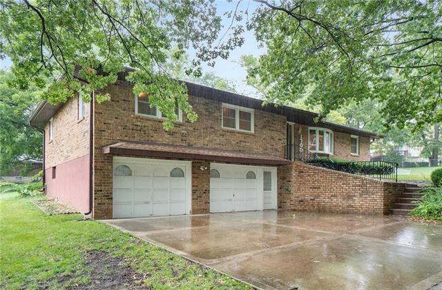 Property Photo:  1700 NE 77th Terrace  MO 64118 