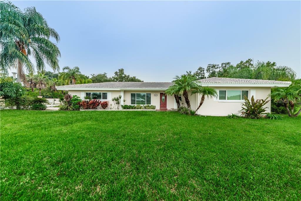 Property Photo:  803 Whitcomb Boulevard  FL 34689 