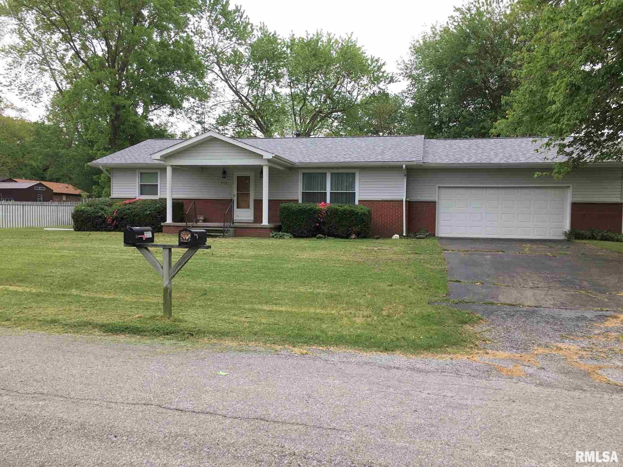 Property Photo: 402 E Cross IL 62948