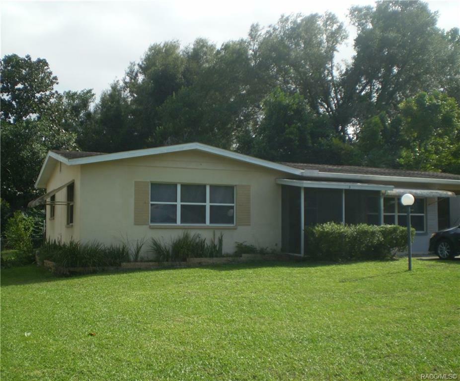 Property Photo:  3 S Washington Street  FL 34465 