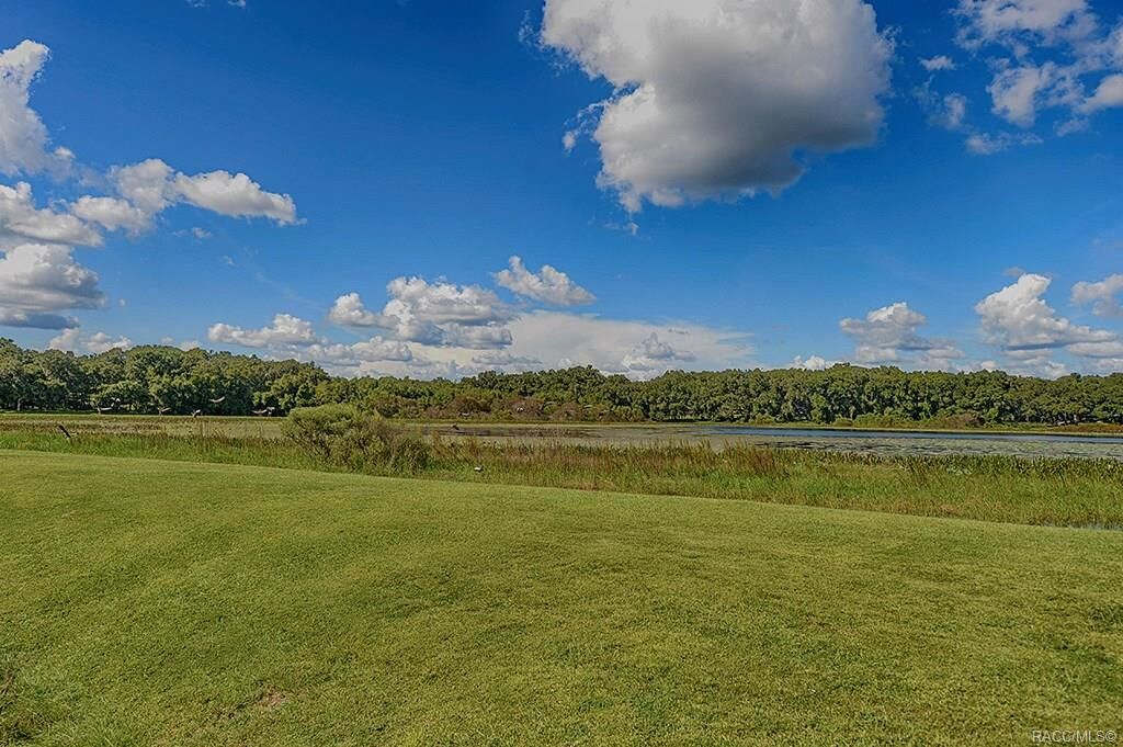 Property Photo: 3678 E Perry Street FL 34453