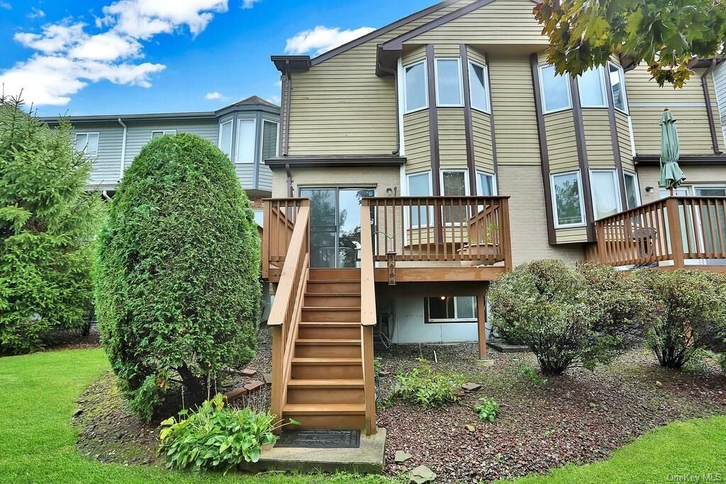 Property Photo:  21 Nottingham Court  NY 10954 