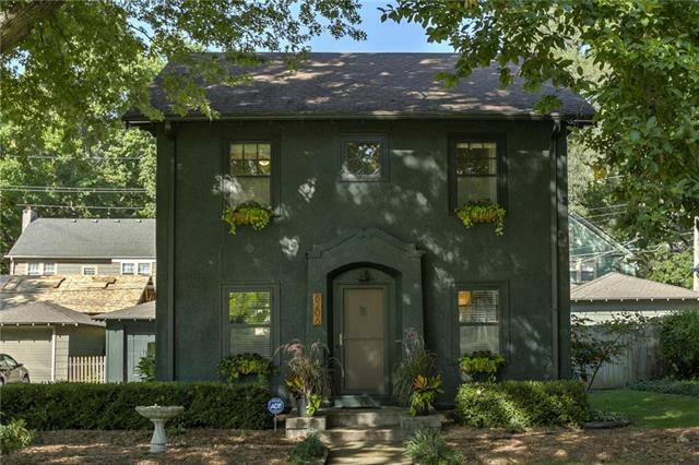 Property Photo:  6206 Oak Street  MO 64113 