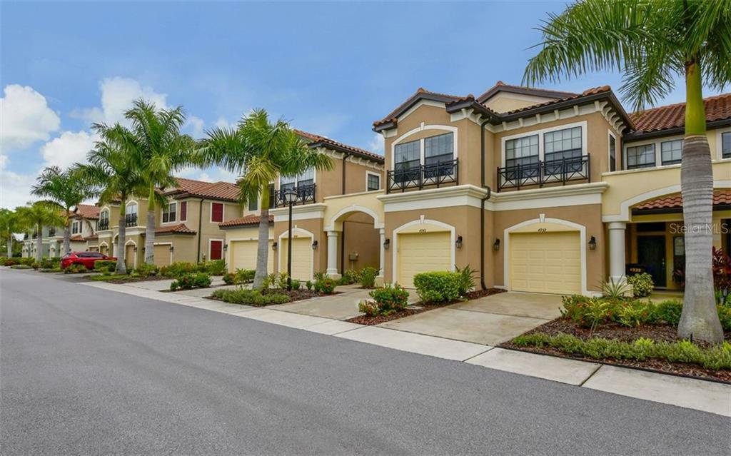 Property Photo:  4943 Oarsman Court  FL 34243 