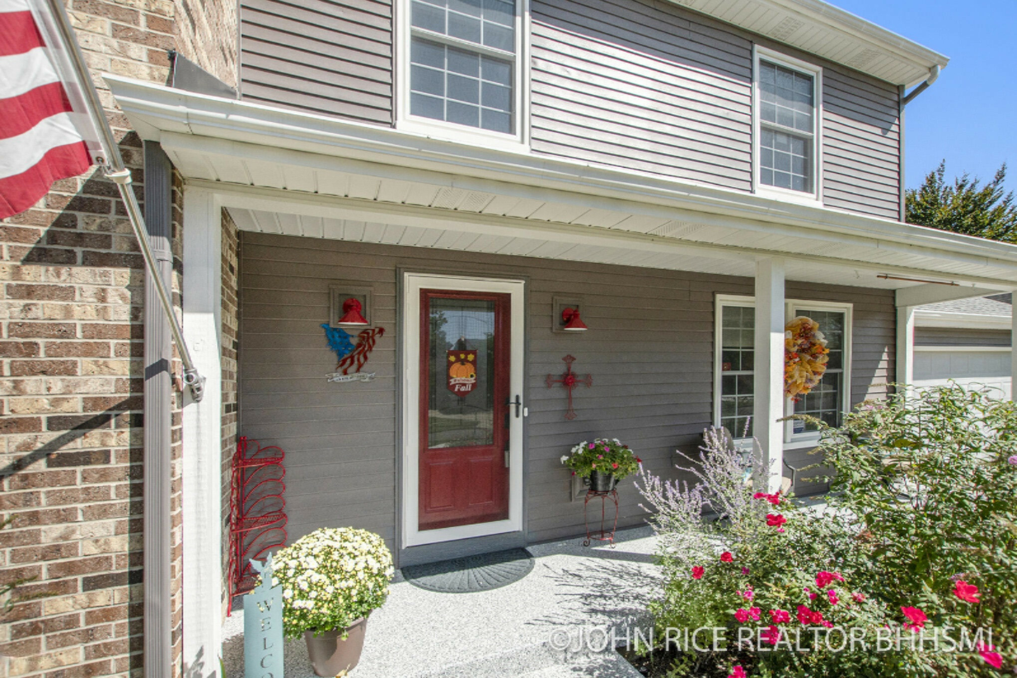 Property Photo: 1815 Pembroke Street SE MI 49508