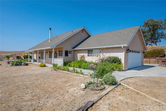 Property Photo: 2980 Tamara Lane CA 93465