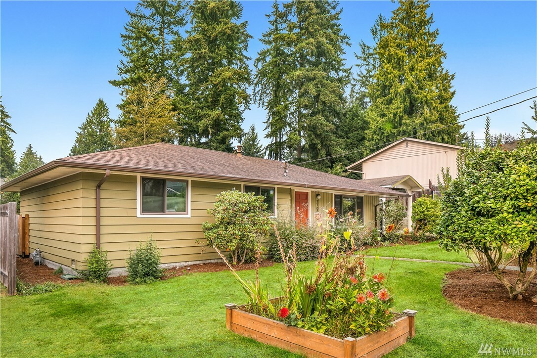 Property Photo:  7709 200th St SW  WA 98026 