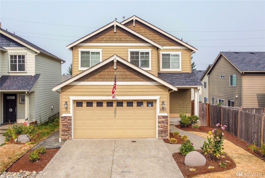 Property Photo:  4703 201st St E  WA 98387 