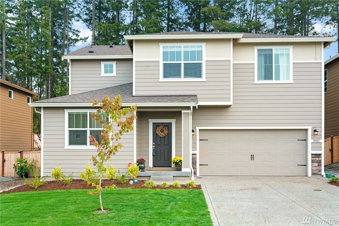 Property Photo:  19003 Lipoma Ave E  WA 98374 