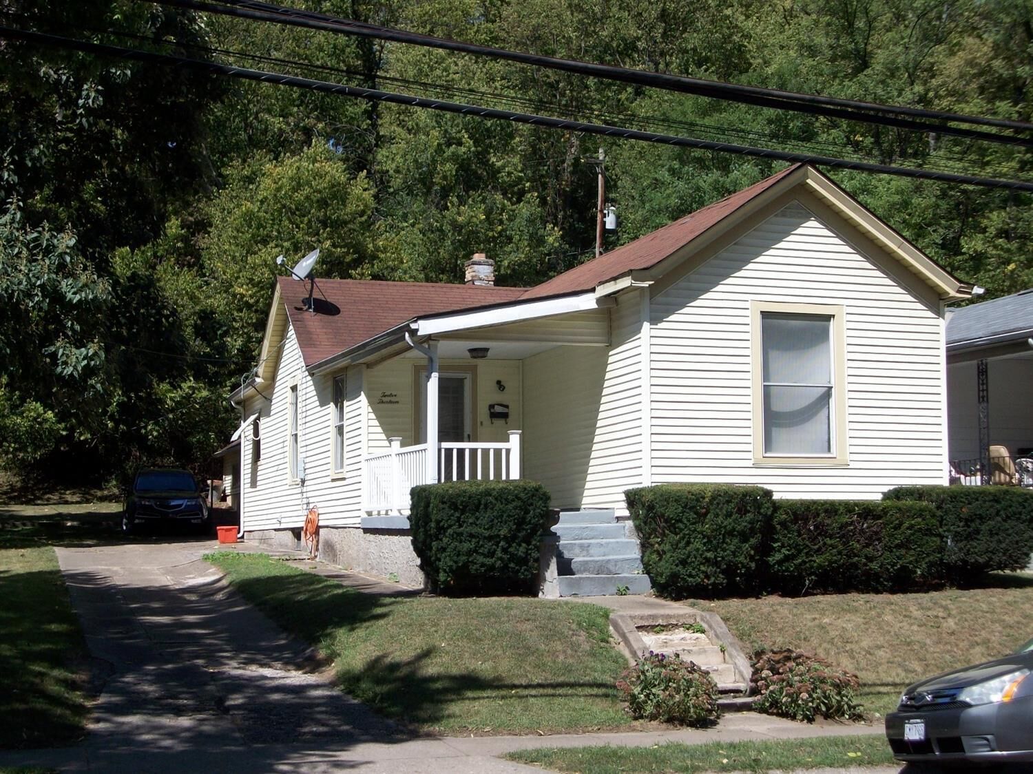 Property Photo: 1213 N B St OH 45013